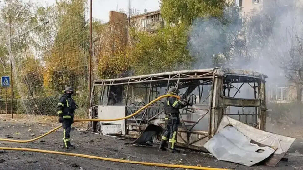 Russia Bombs Bus in ukraine: 33 dead